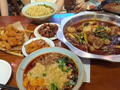 -爆炸头阿姨小四川正宗川味小吃(无任何分店)