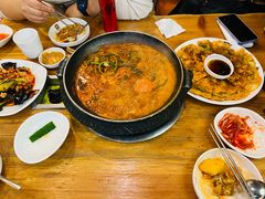 -喇喇排骨火锅·传统韩式脊骨汤(望京西园总店)