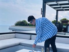 -瑰丽酒店·海吧·天际下午茶·现场DJ·天台酒吧