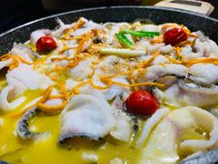 -山城外·非遗酸菜鱼(新都汇融店)