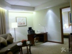 -汕尾巴黎半岛酒店