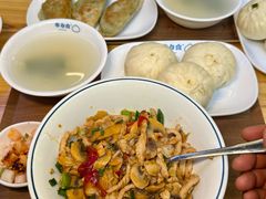 -李与白包子铺(桐梓林店)