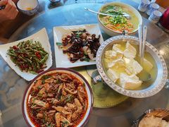 -石磨豆花家常菜·牦牛排土火锅