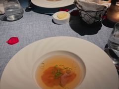 牛肉清汤佐时令时蔬-弦月窗LUNETTE BY AMANDA(复兴路店)