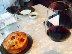 餐前面包-广州四季酒店·佰鲜汇·现代法餐