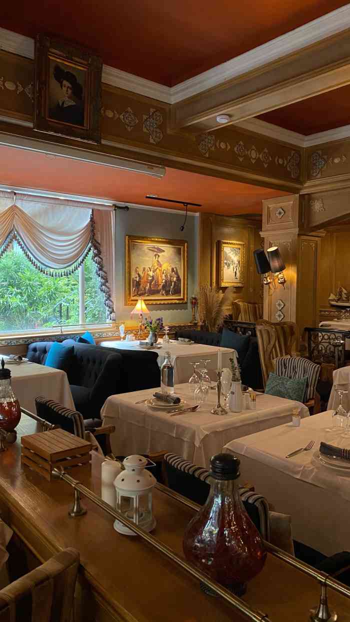 火车头法国西餐厅-"比预期的要好,份量足,味道可以,摆盘很漂.