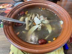 -有红鸡毛店·川菜(建设路店)