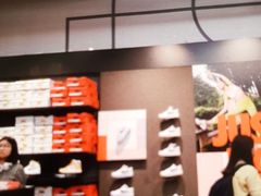 -东荟城名店仓