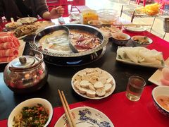重庆经典鸳鸯锅底-重庆三峡火锅城(梅林店)