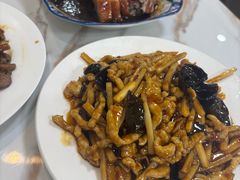 -余杨鸭鸭餐厅