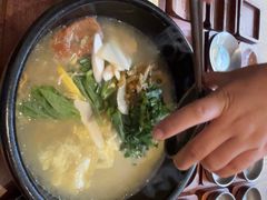 -银米·云南传统过桥米线(双廊黑金冠店)