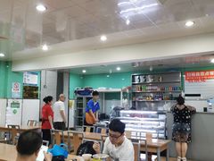 大堂-清真老铁家灌汤包