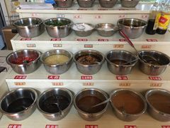 自助调料区-销魂美蛙鱼头火锅(上海首店)