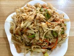 -许西美食一条街