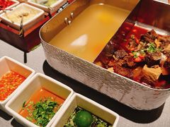 -左庭右院鲜牛肉火锅黑金店(陆家嘴中心店)