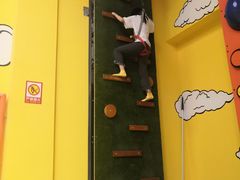 -爱蹦iBOON蹦床运动馆(江汉店)