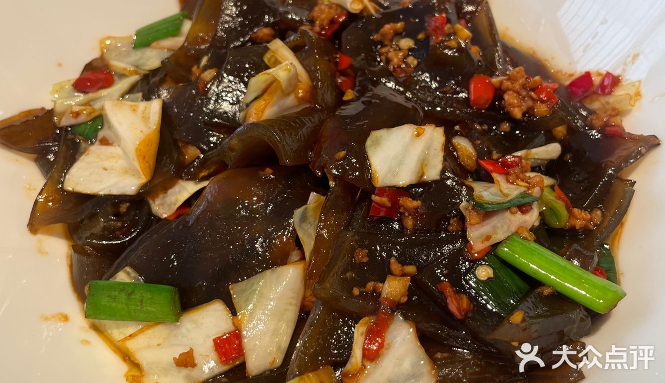 两个人吃足够了 鱼肉+蛙肉 鱼肉很嫩 牛蛙是炸过再煮的