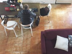 -彳亍咖啡·这里(水湾路店)