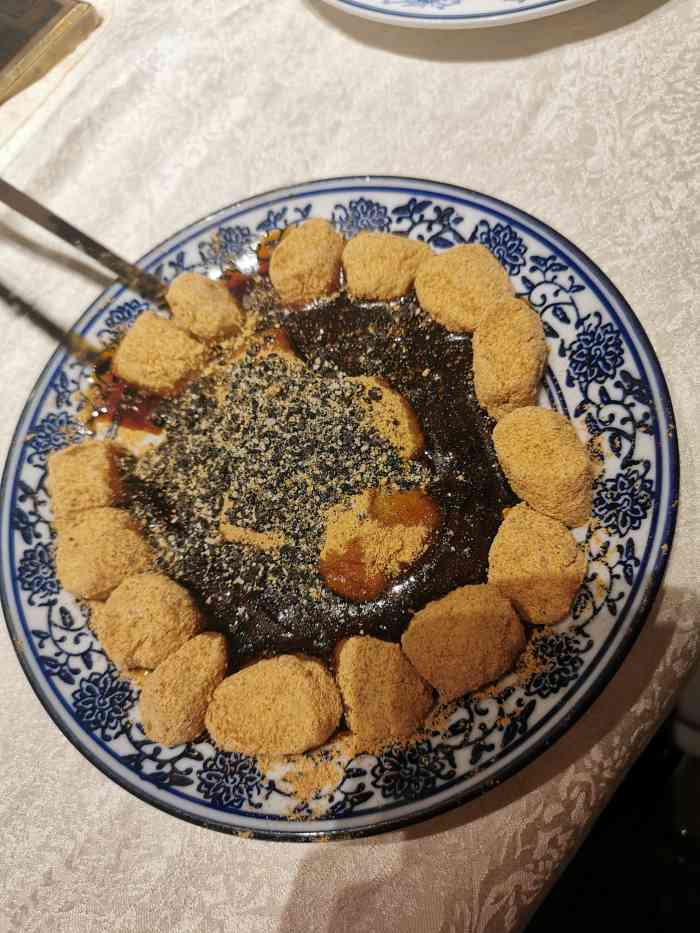 龙森园火锅(琴台路店)-"明明说的到指定吸烟区,可是有顾客在一楼抽.