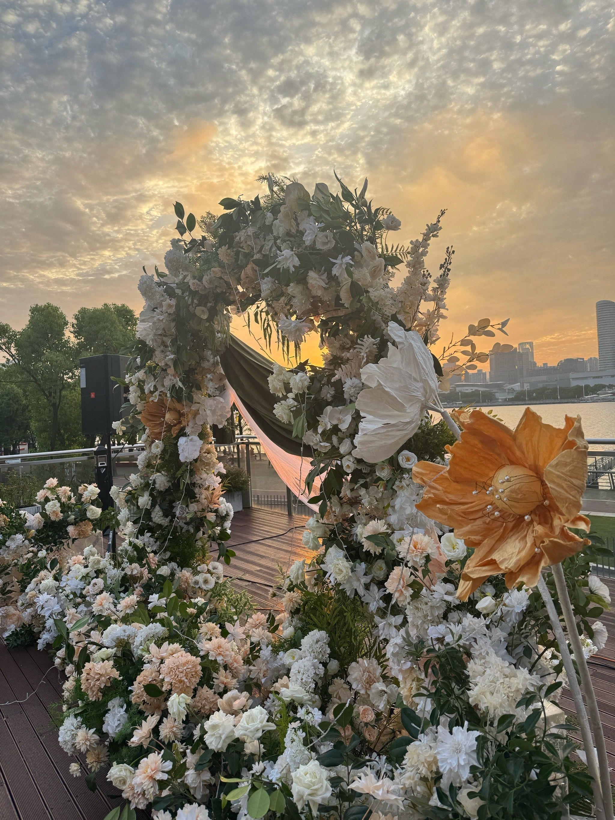 草坪婚礼 #求婚 #户外婚礼 #江景 #婚礼场地 #求婚大作战 #求婚布置