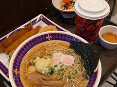 -皇室宴会厅(香港迪士尼乐园)