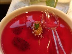 鲜火龙果冰粉-老佛爷铜炉蛙锅(海岸城店)