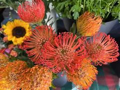 -何兮花店·气球派对鲜花店(马桥银春路万科城店)