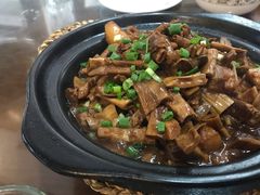 -临街徽菜馆·正宗黄山味