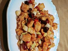 宫保鸡丁-东口码头·烧鸽子·鱼头泡饼·地方菜(金鹰悦城店)