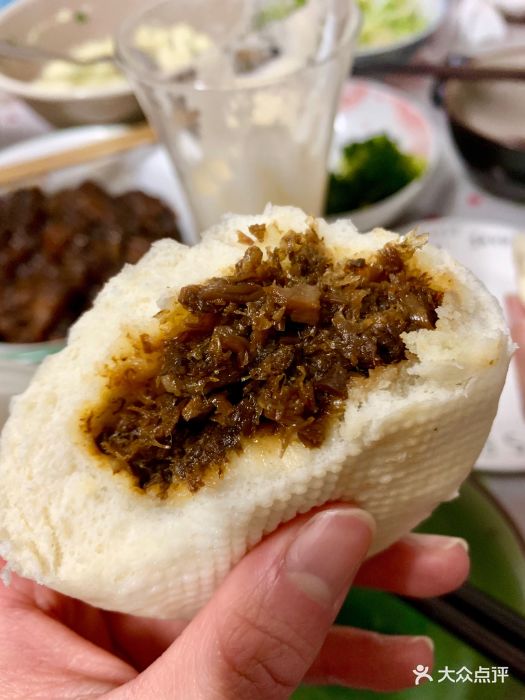 颖食(梅龙镇广场店)梅干菜包图片