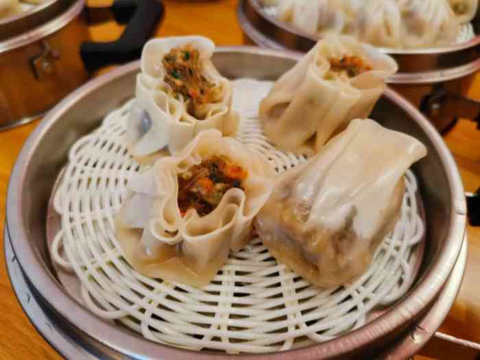 沙百味·小吃-"名字让我觉得可能是高端版的沙县小吃,哈哈.