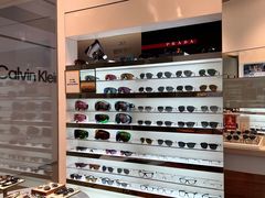 -LensCrafters亮视点·OAKLEY精选(静安嘉里中心店)