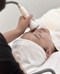 -悦瑢港湾科技美肤芳疗美容