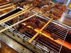 -哈尔滨小酒馆·鲜肉现穿自助烧烤(康新花园店)