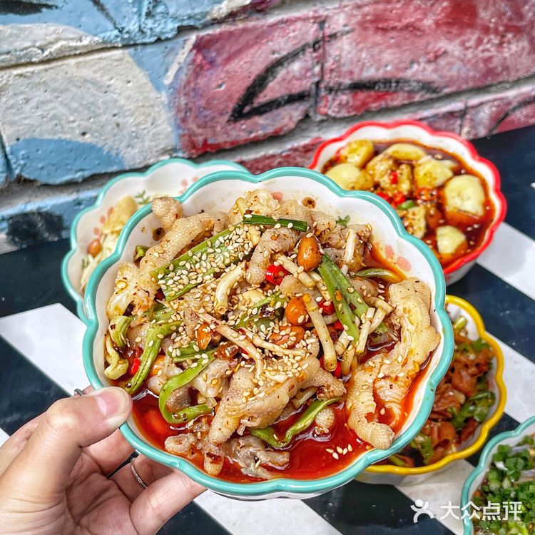 乐山超的小吃甜品，人均30吃到爽