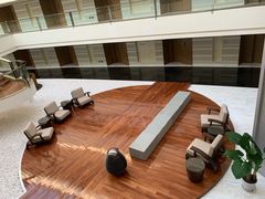 -上海滴水湖皇冠假日酒店