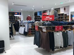 -优衣库(重庆星光时代广场店)