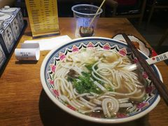 -鑫花溪牛肉米粉(人民广场店)