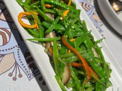 五彩花菇荷兰豆-云海肴·汽锅鸡·云南菜(高德置地店)