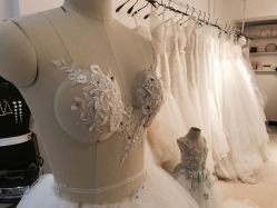 -Flora婚纱礼服定制租赁店