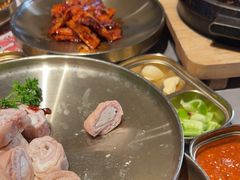 -草家酱蟹炭火烤肉店(珲春南路一店)