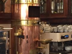 -Majestic Café
