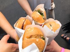 -Bánh Mì Huynh Hoa
