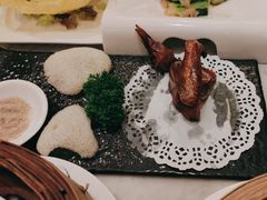 脆皮炸乳鸽-厦门朗豪酒店 · 明阁中餐厅