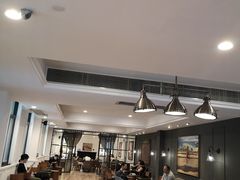 大堂-星巴克臻选(广州沙面店)