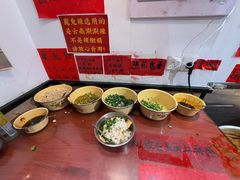 -柳州肥姨妈大骨螺蛳粉(曹路店)