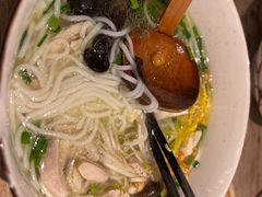 -麻婆婆白家肥肠粉(海岸城店)