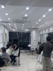 -镁连社·美联社