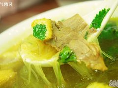 牛肉油豆腐细粉汤-小杨生煎(湟普汇店)