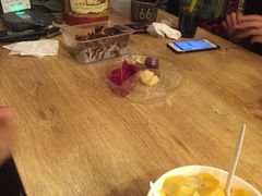 -愉肴麻辣香锅(中山路店)